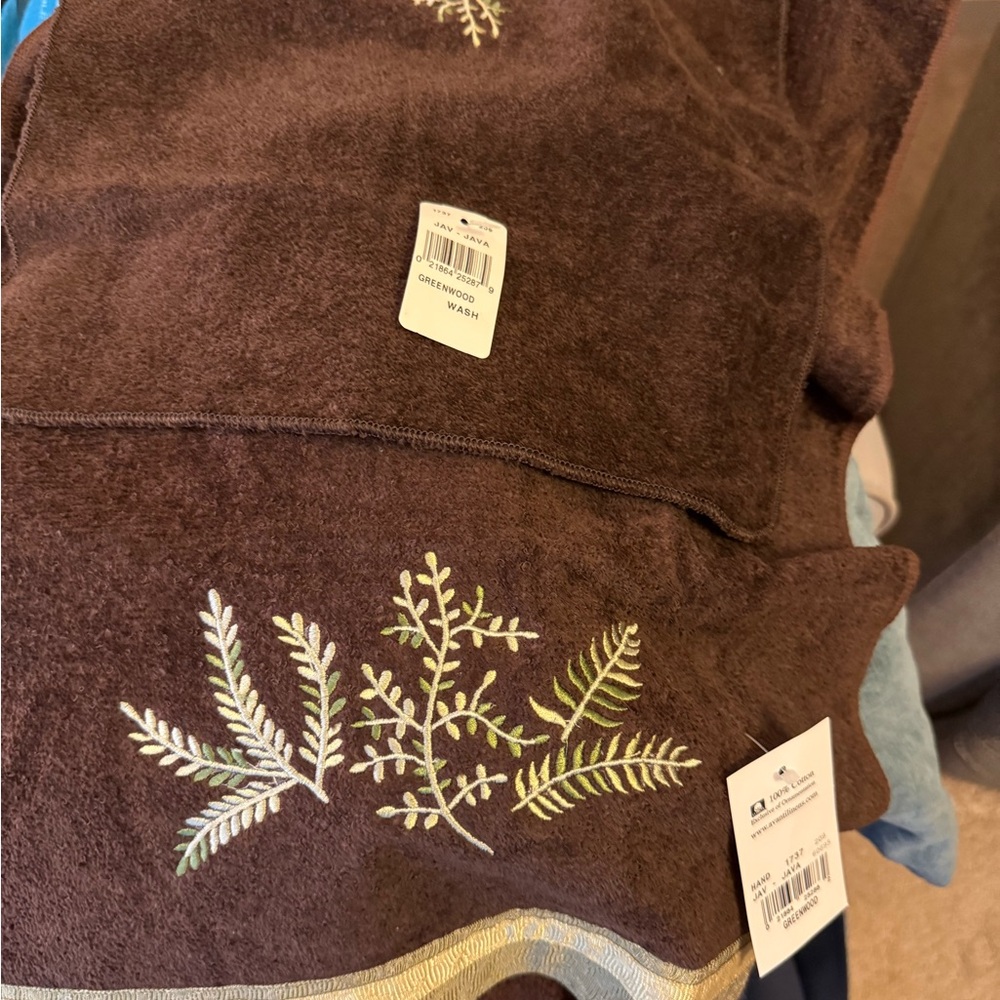 Brown Embroidered Bath Towel Set - Picture 2 of 4